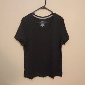 Black v-neck tee